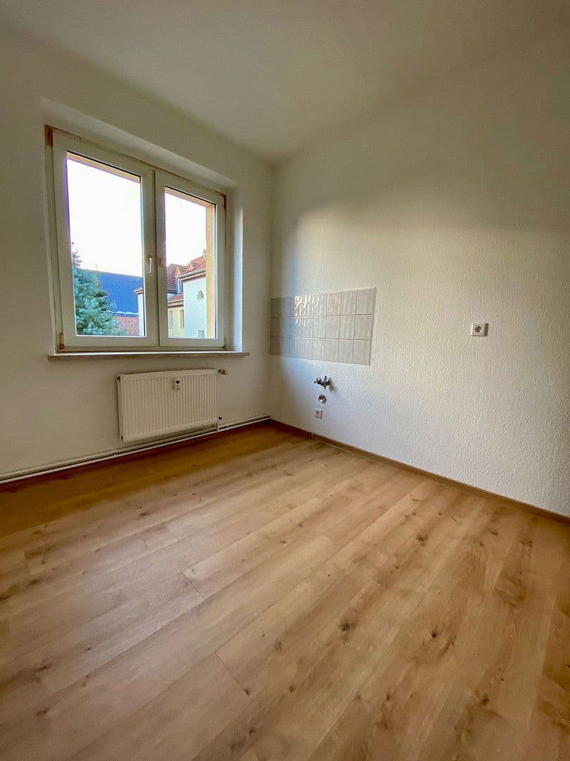 Pronájem bytu 4+1 76 m², Ernst-Thälmann-Straße 50, Sandersdorf-Brehna, Sasko-Anhaltsko Pronájem bytu 4+1 76 m², Ernst-Thälmann-Straße 50, Sandersdorf-Brehna, Sasko-Anhaltsko