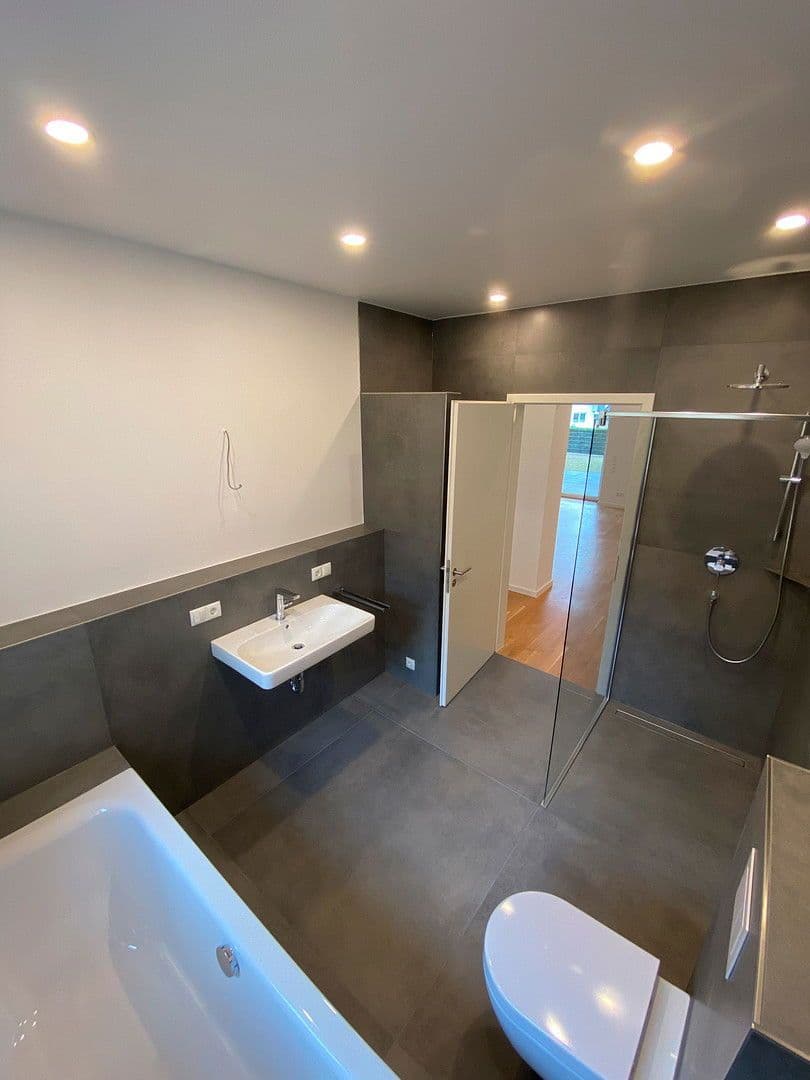 Pronájem bytu 4+kk 175 m², Koblenz, Porýní-Falc Pronájem bytu 4+kk 175 m², Koblenz, Porýní-Falc