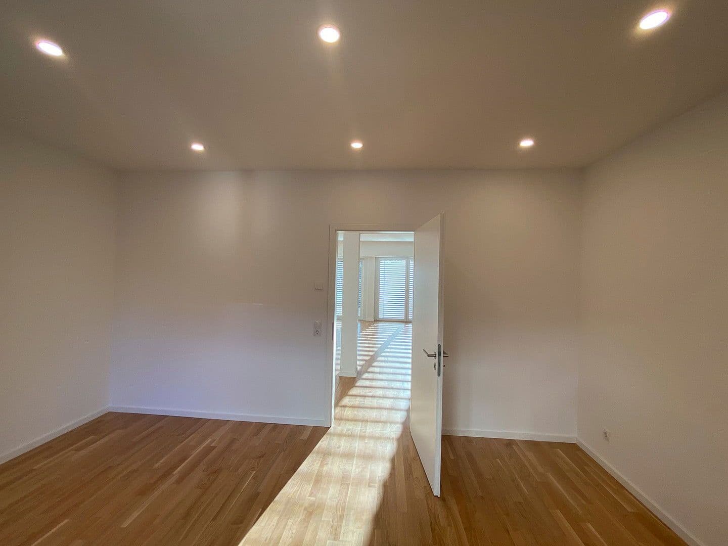 Pronájem bytu 4+kk 175 m², Koblenz, Porýní-Falc Pronájem bytu 4+kk 175 m², Koblenz, Porýní-Falc