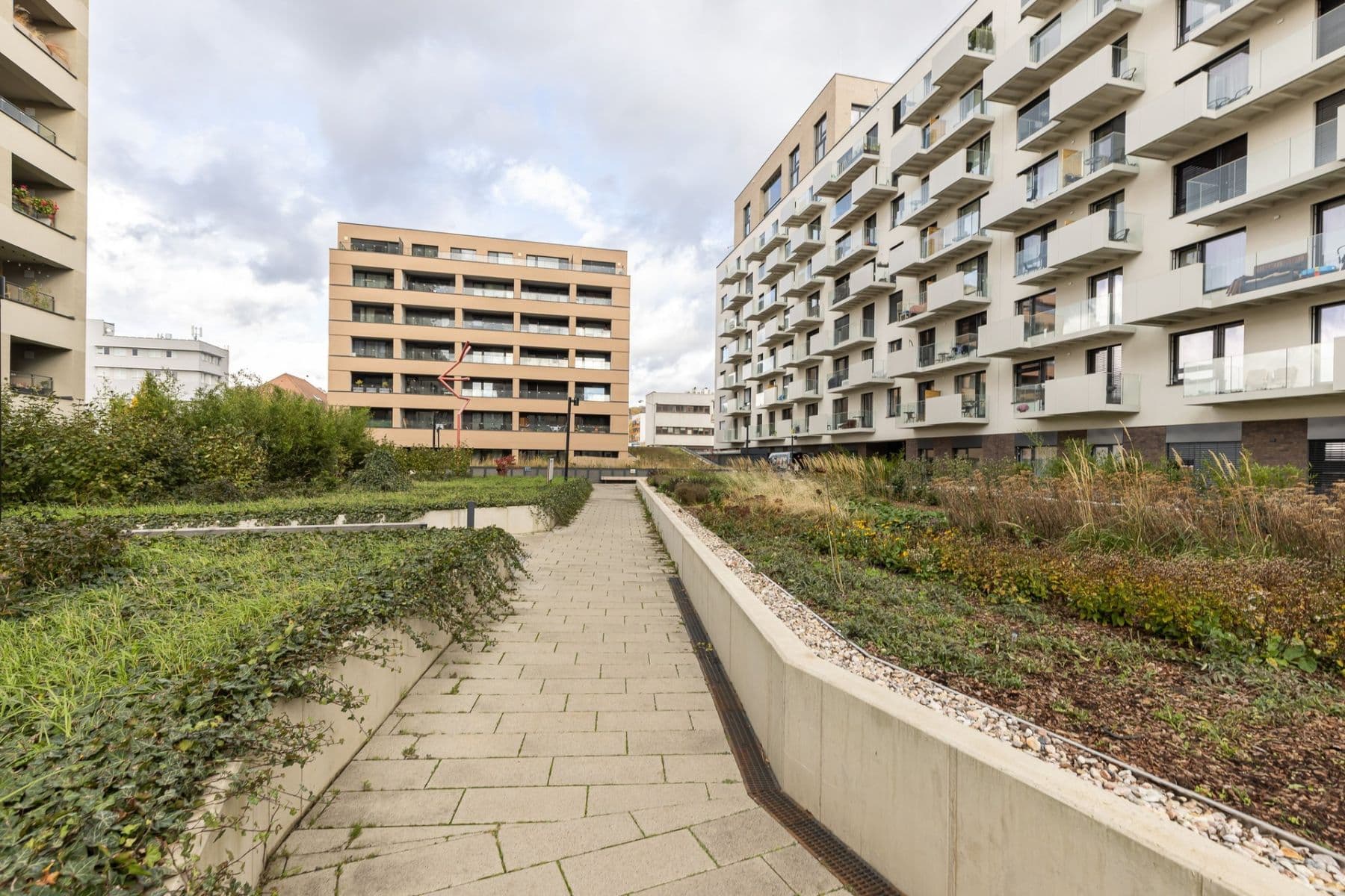 Pronájem bytu 1+kk 37 m², Fafkových, Praha, Praha Pronájem bytu 1+kk 37 m², Fafkových, Praha, Praha