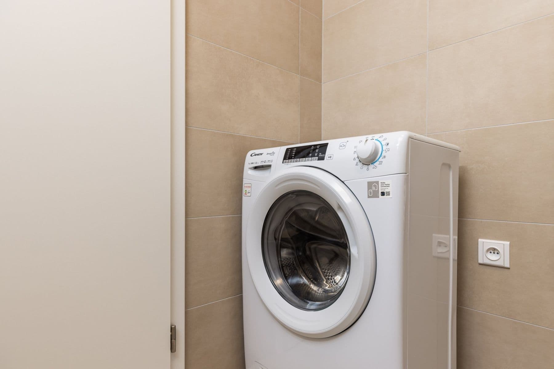 Pronájem bytu 1+kk 37 m², Fafkových, Praha, Praha Pronájem bytu 1+kk 37 m², Fafkových, Praha, Praha