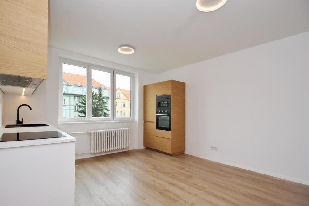 Pronájem bytu 2+kk 55 m², Ruská, Praha, Praha Pronájem bytu 2+kk 55 m², Ruská, Praha, Praha