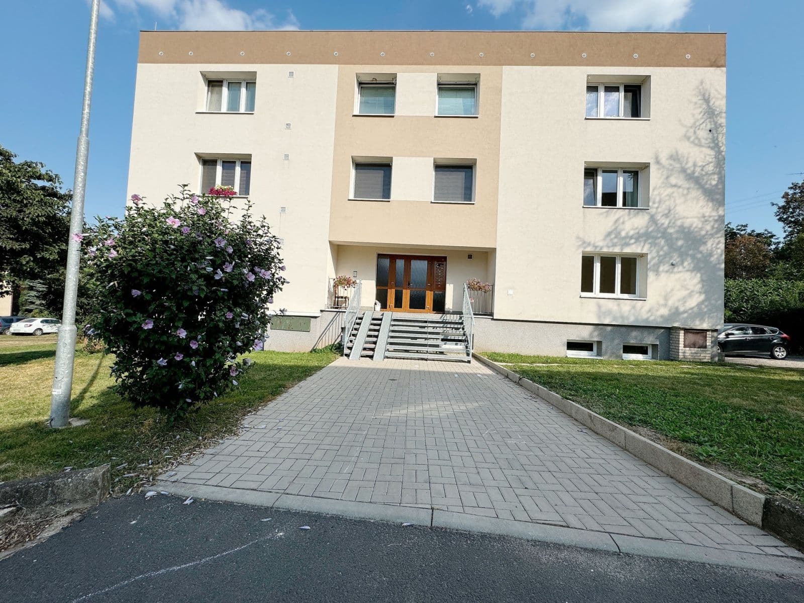 Pronájem bytu 3+kk 83 m², Pippichova, Zlonice, Středočeský kraj Pronájem bytu 3+kk 83 m², Pippichova, Zlonice, Středočeský kraj
