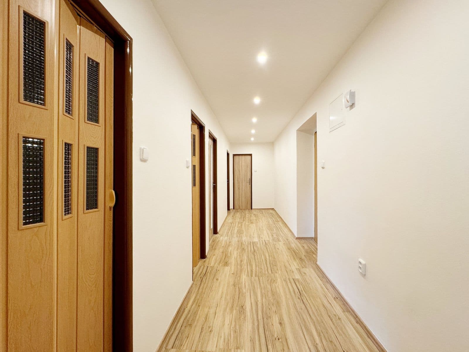 Pronájem bytu 3+kk 83 m², Pippichova, Zlonice, Středočeský kraj Pronájem bytu 3+kk 83 m², Pippichova, Zlonice, Středočeský kraj