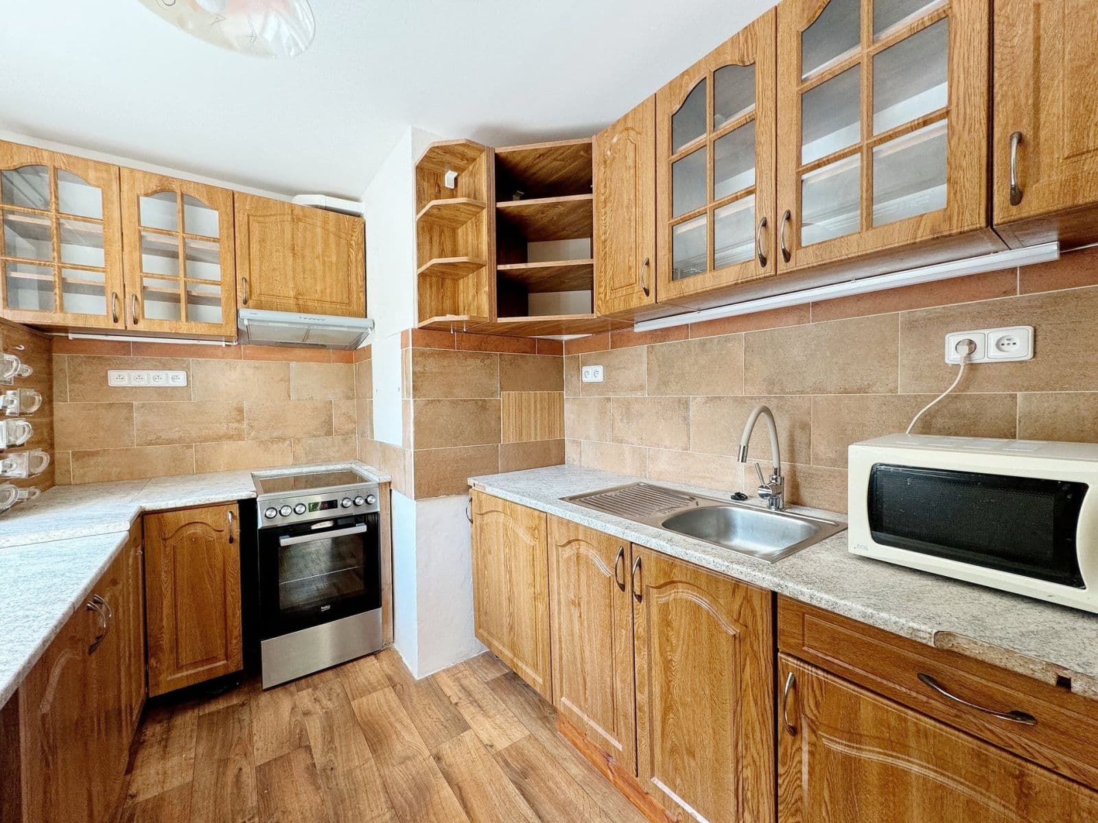 Pronájem bytu 3+kk 83 m², Pippichova, Zlonice, Středočeský kraj Pronájem bytu 3+kk 83 m², Pippichova, Zlonice, Středočeský kraj