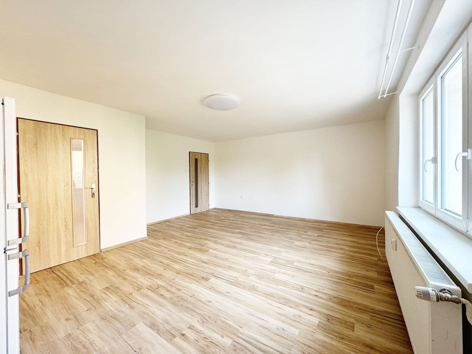 Pronájem bytu 3+kk 83 m², Pippichova, Zlonice, Středočeský kraj Pronájem bytu 3+kk 83 m², Pippichova, Zlonice, Středočeský kraj