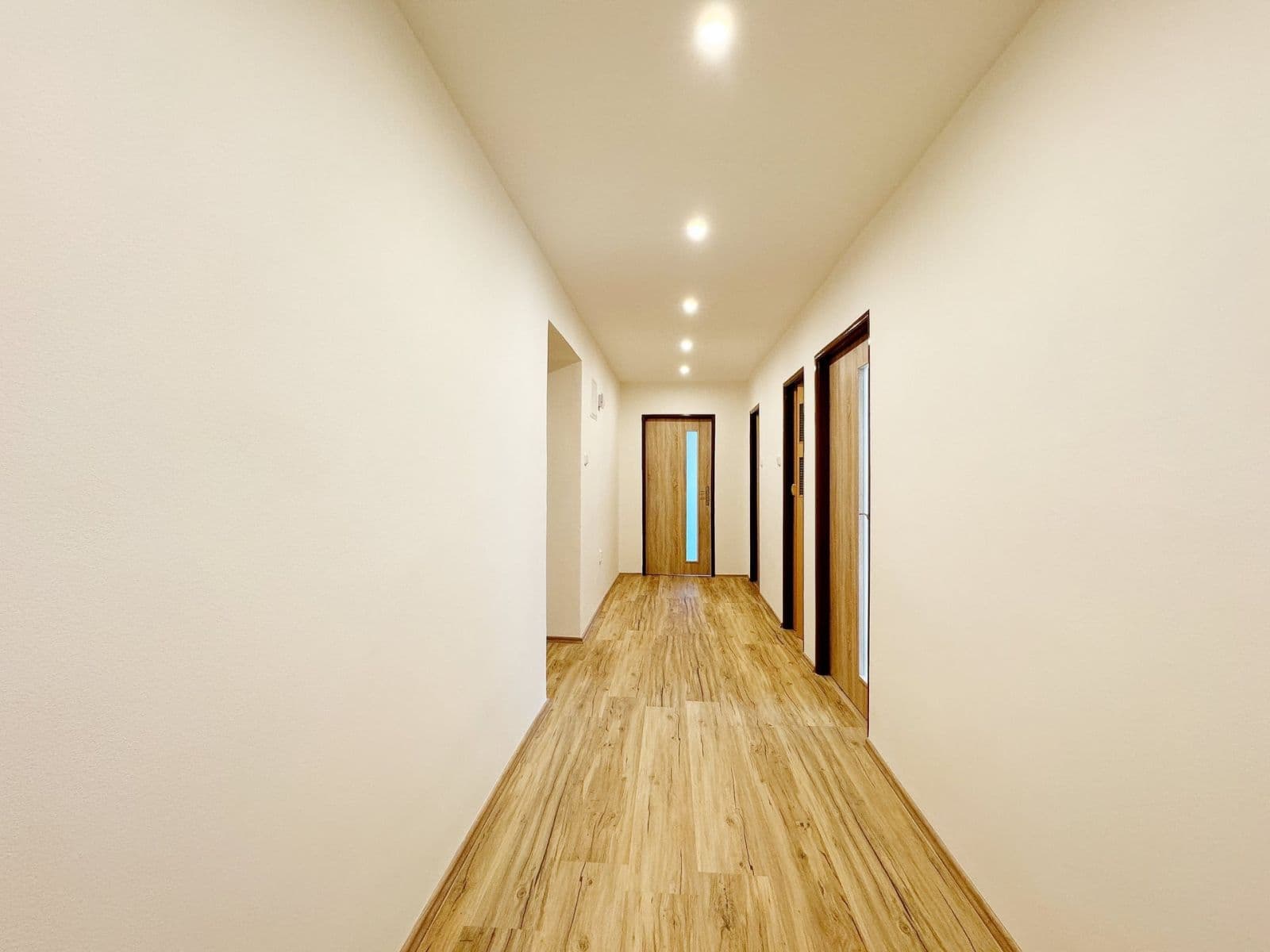 Pronájem bytu 3+kk 83 m², Pippichova, Zlonice, Středočeský kraj Pronájem bytu 3+kk 83 m², Pippichova, Zlonice, Středočeský kraj