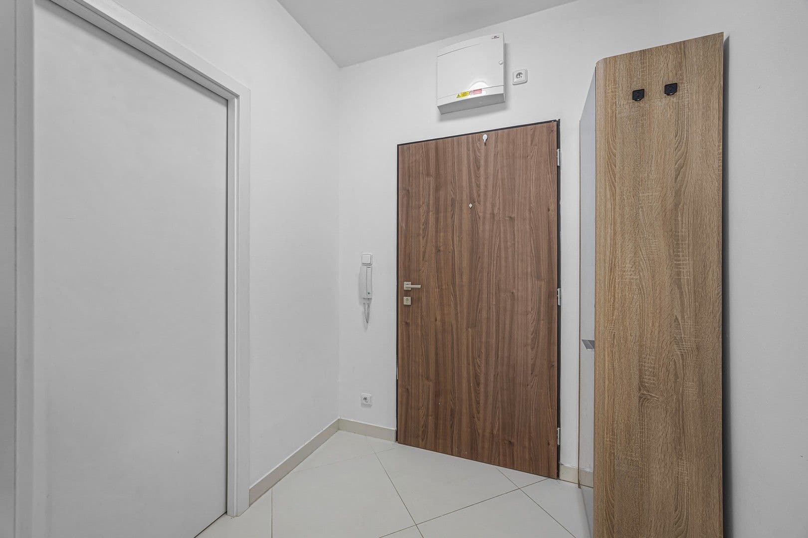 Pronájem bytu 1+kk 32 m², Zakšínská, Praha, Praha Pronájem bytu 1+kk 32 m², Zakšínská, Praha, Praha