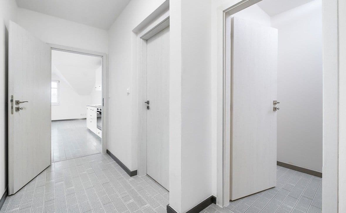 Pronájem bytu 1+kk 46 m², O. Peška, Kladno, Středočeský kraj Pronájem bytu 1+kk 46 m², O. Peška, Kladno, Středočeský kraj