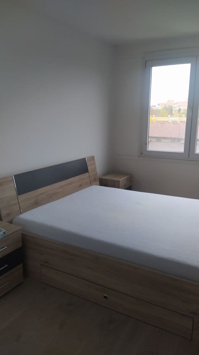 Pronájem bytu 2+1 57 m², Zachariášova, České Budějovice, Jihočeský kraj Pronájem bytu 2+1 57 m², Zachariášova, České Budějovice, Jihočeský kraj