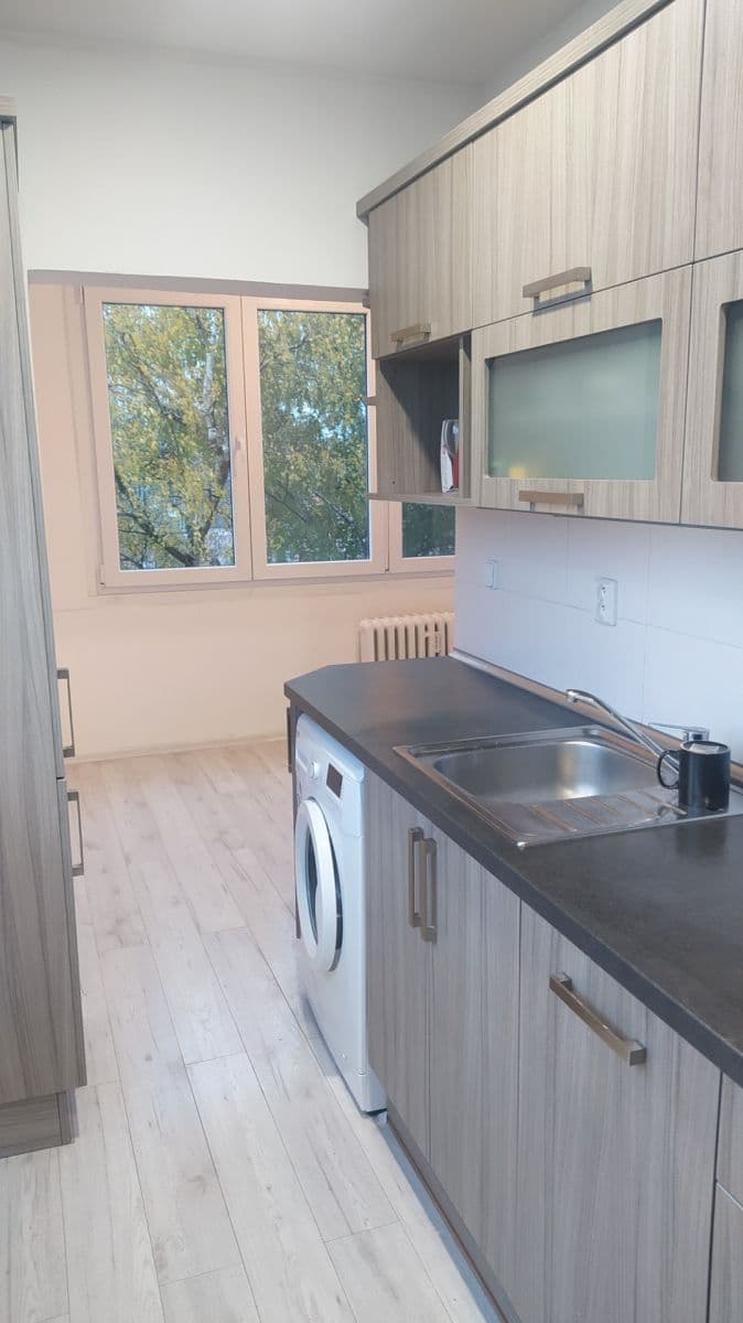 Pronájem bytu 2+1 57 m², Zachariášova, České Budějovice, Jihočeský kraj Pronájem bytu 2+1 57 m², Zachariášova, České Budějovice, Jihočeský kraj