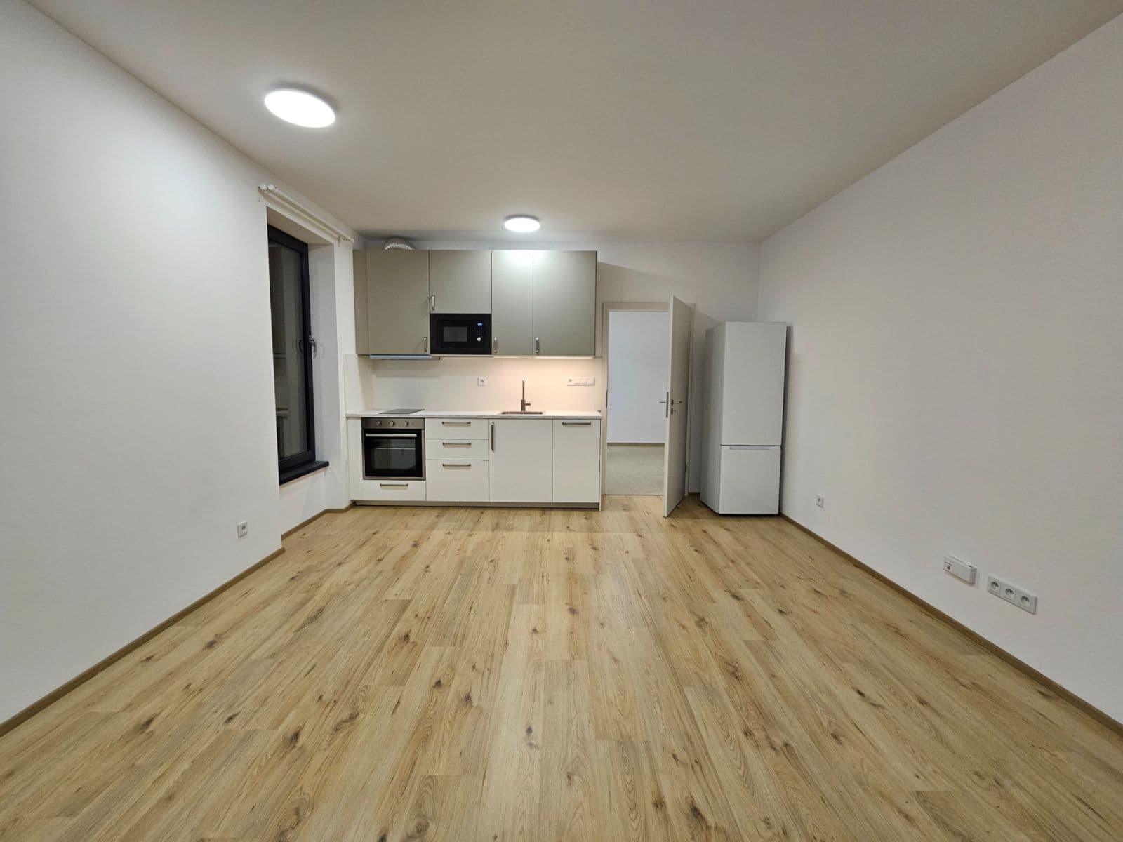 Pronájem bytu 1+kk 36 m², Měděná, Plzeň, Plzeňský kraj Pronájem bytu 1+kk 36 m², Měděná, Plzeň, Plzeňský kraj