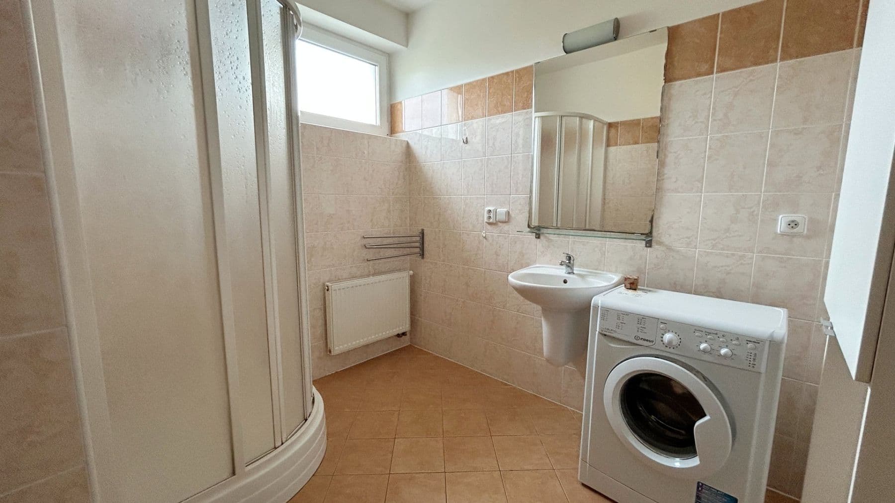 Pronájem bytu 2+kk 44 m², Třídvorská, Kolín, Středočeský kraj Pronájem bytu 2+kk 44 m², Třídvorská, Kolín, Středočeský kraj