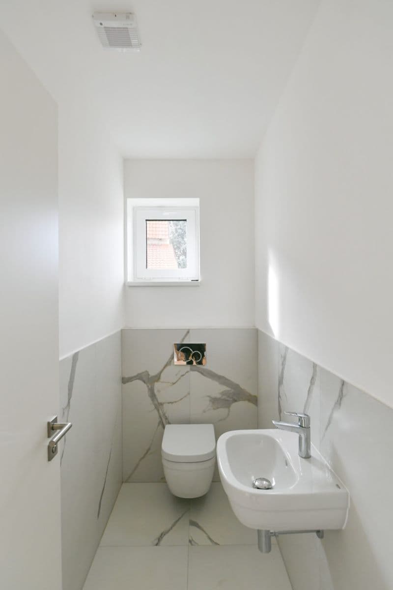 Prodej domu 214 m², pozemek 324 m², Jezdecká, Tursko, Středočeský kraj Prodej domu 214 m², pozemek 324 m², Jezdecká, Tursko, Středočeský kraj