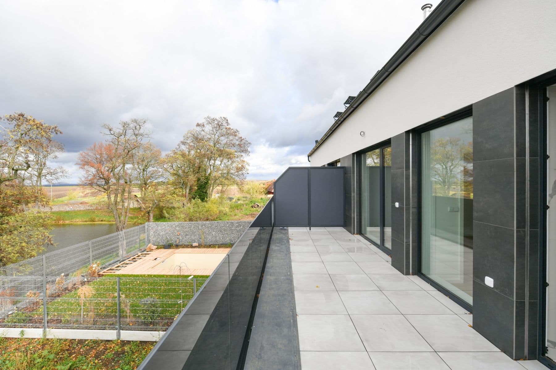 Prodej domu 214 m², pozemek 324 m², Jezdecká, Tursko, Středočeský kraj Prodej domu 214 m², pozemek 324 m², Jezdecká, Tursko, Středočeský kraj