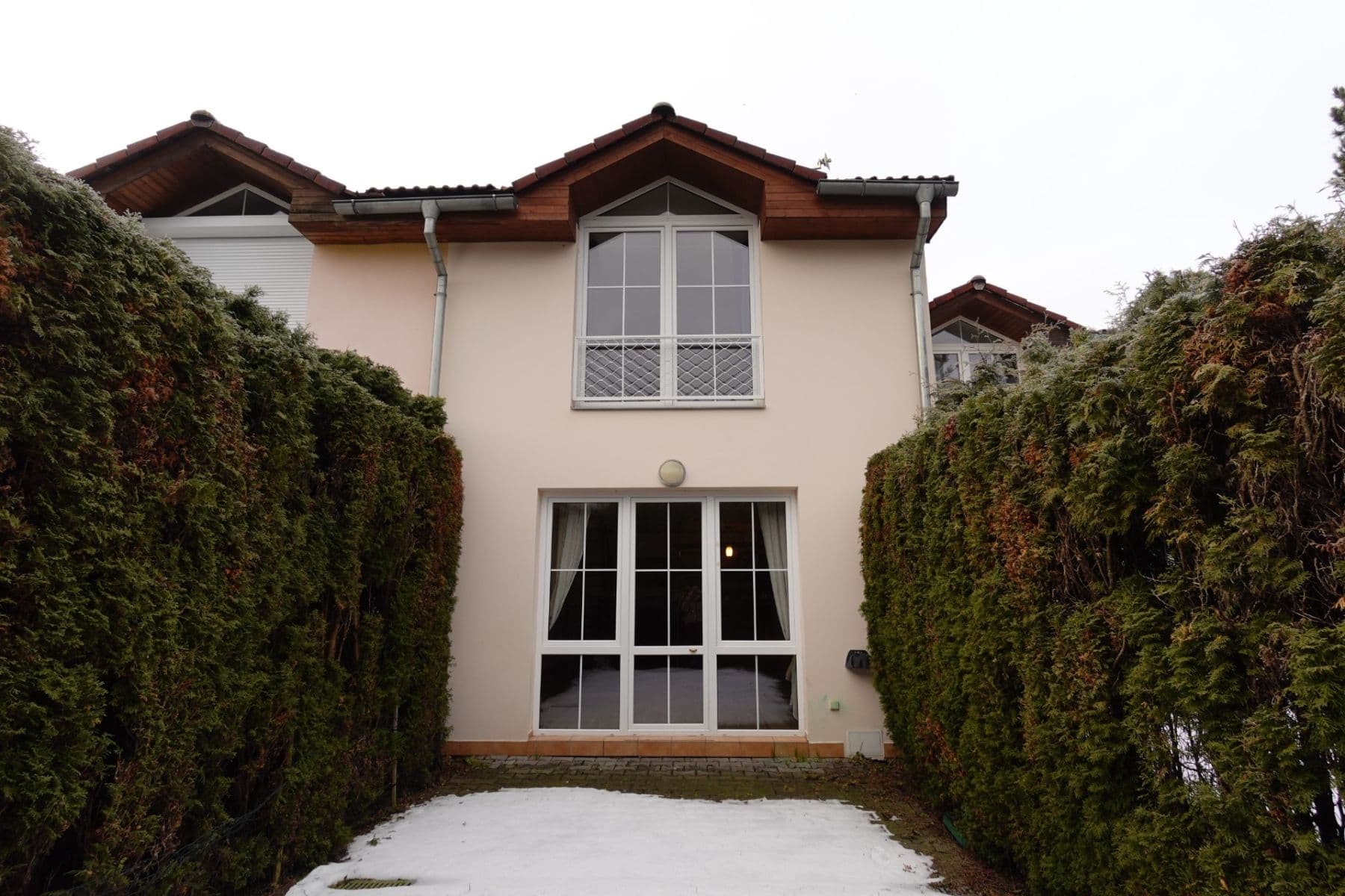Prodej domu 104 m², pozemek 99 m², Pod Táborskou, Říčany, Středočeský kraj Prodej domu 104 m², pozemek 99 m², Pod Táborskou, Říčany, Středočeský kraj