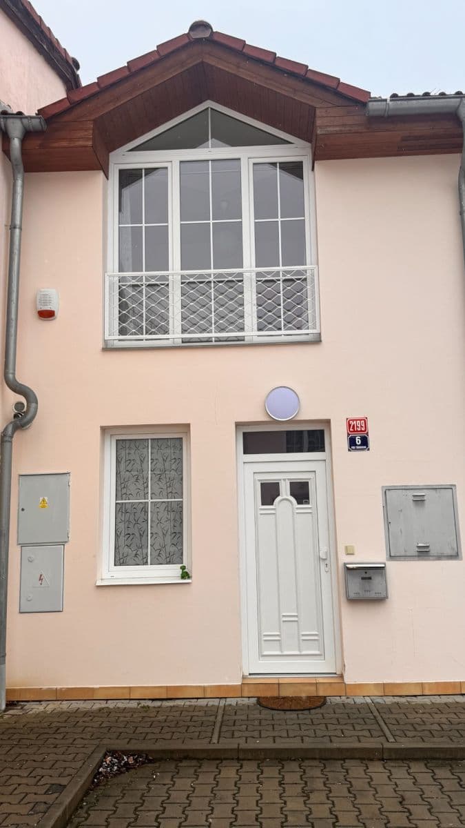 Prodej domu 104 m², pozemek 99 m², Pod Táborskou, Říčany, Středočeský kraj Prodej domu 104 m², pozemek 99 m², Pod Táborskou, Říčany, Středočeský kraj