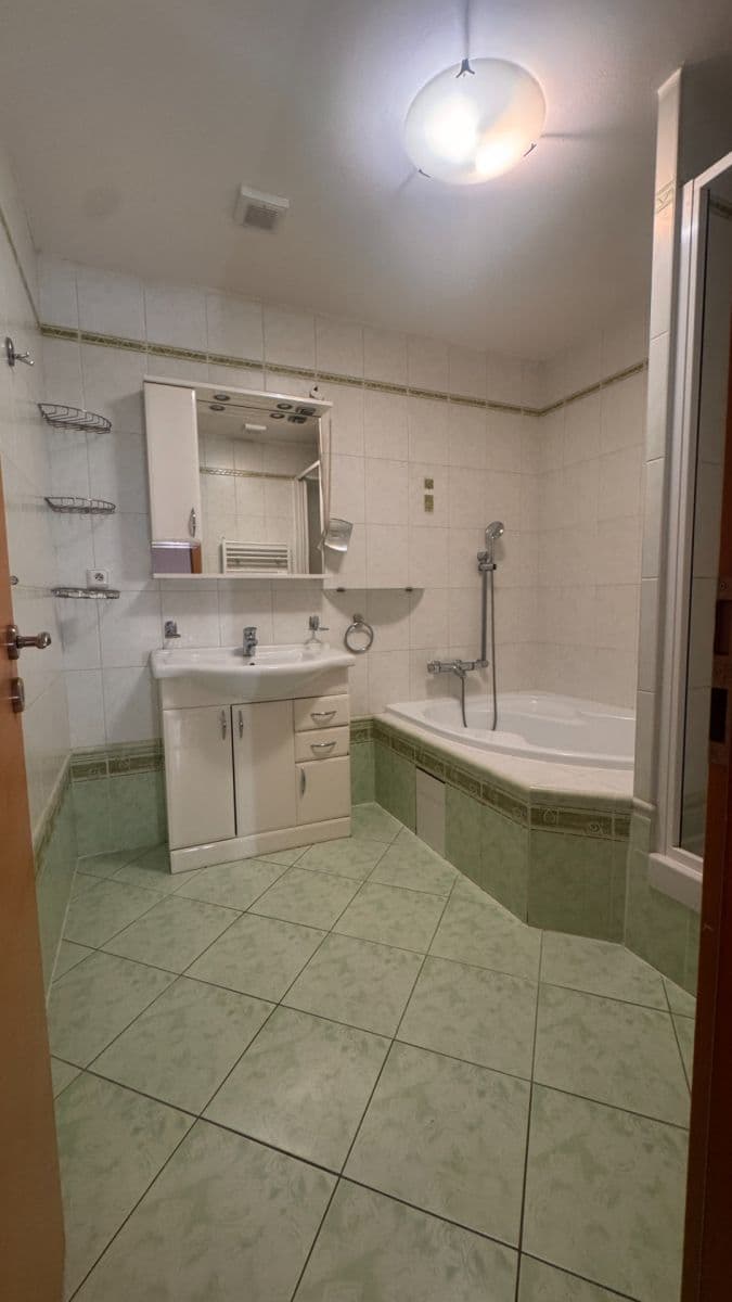 Prodej domu 104 m², pozemek 99 m², Pod Táborskou, Říčany, Středočeský kraj Prodej domu 104 m², pozemek 99 m², Pod Táborskou, Říčany, Středočeský kraj