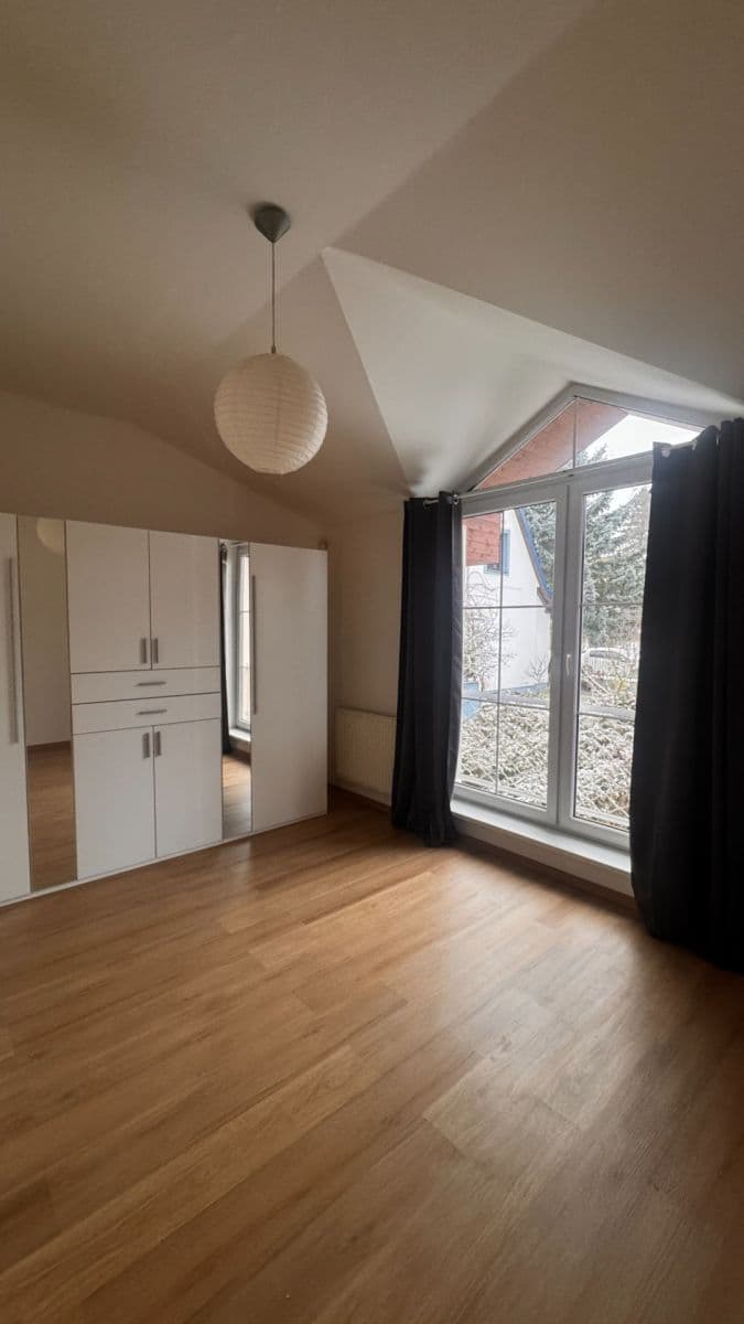 Prodej domu 104 m², pozemek 99 m², Pod Táborskou, Říčany, Středočeský kraj Prodej domu 104 m², pozemek 99 m², Pod Táborskou, Říčany, Středočeský kraj
