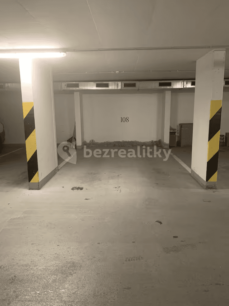 Prodej garáže 18 m², Praha, Praha Prodej garáže 18 m², Praha, Praha