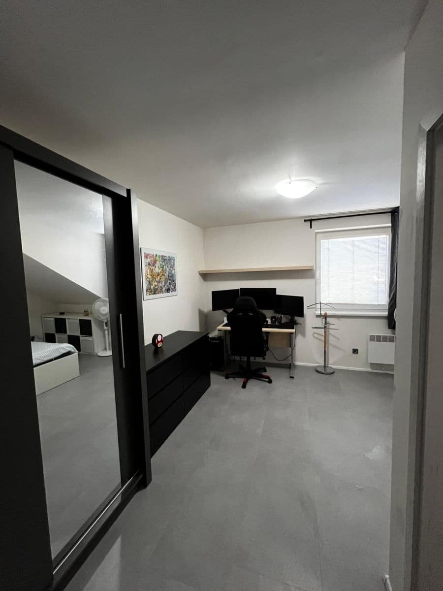 Pronájem bytu 1+1 38 m², Banskobystrická, Brno, Jihomoravský kraj Pronájem bytu 1+1 38 m², Banskobystrická, Brno, Jihomoravský kraj