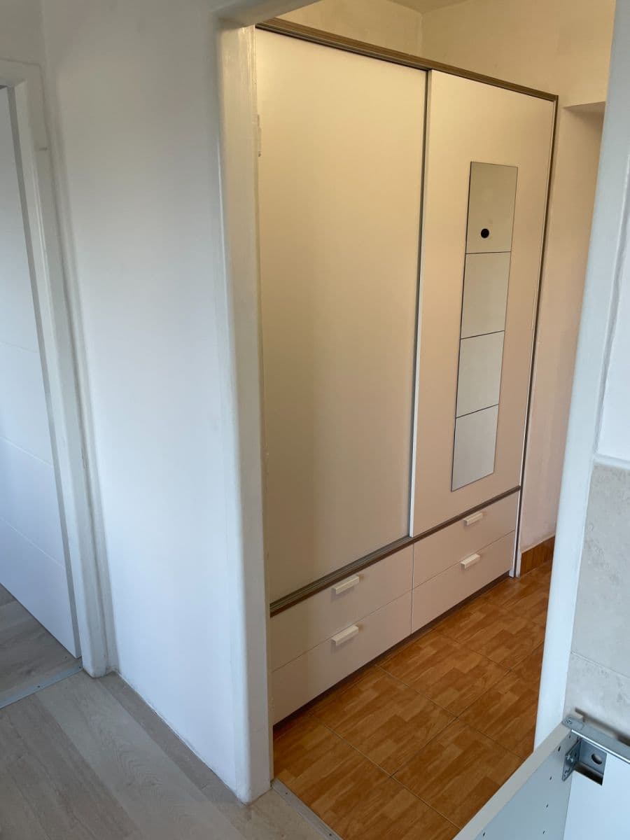Pronájem bytu 1+1 32 m², Elišky Machové, Brno, Jihomoravský kraj Pronájem bytu 1+1 32 m², Elišky Machové, Brno, Jihomoravský kraj