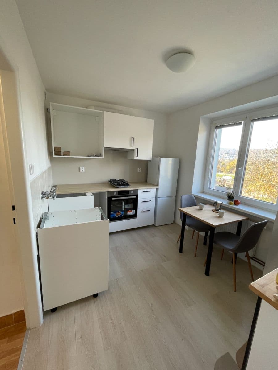 Pronájem bytu 1+1 32 m², Elišky Machové, Brno, Jihomoravský kraj Pronájem bytu 1+1 32 m², Elišky Machové, Brno, Jihomoravský kraj