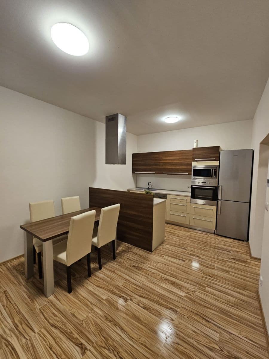 Pronájem bytu 3+kk 86 m², Legionářská, Kuřim, Jihomoravský kraj Pronájem bytu 3+kk 86 m², Legionářská, Kuřim, Jihomoravský kraj