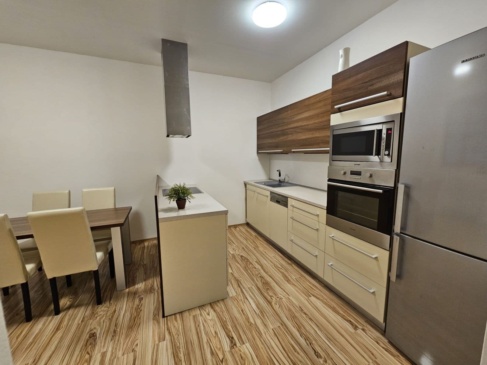 Pronájem bytu 3+kk 86 m², Legionářská, Kuřim, Jihomoravský kraj Pronájem bytu 3+kk 86 m², Legionářská, Kuřim, Jihomoravský kraj