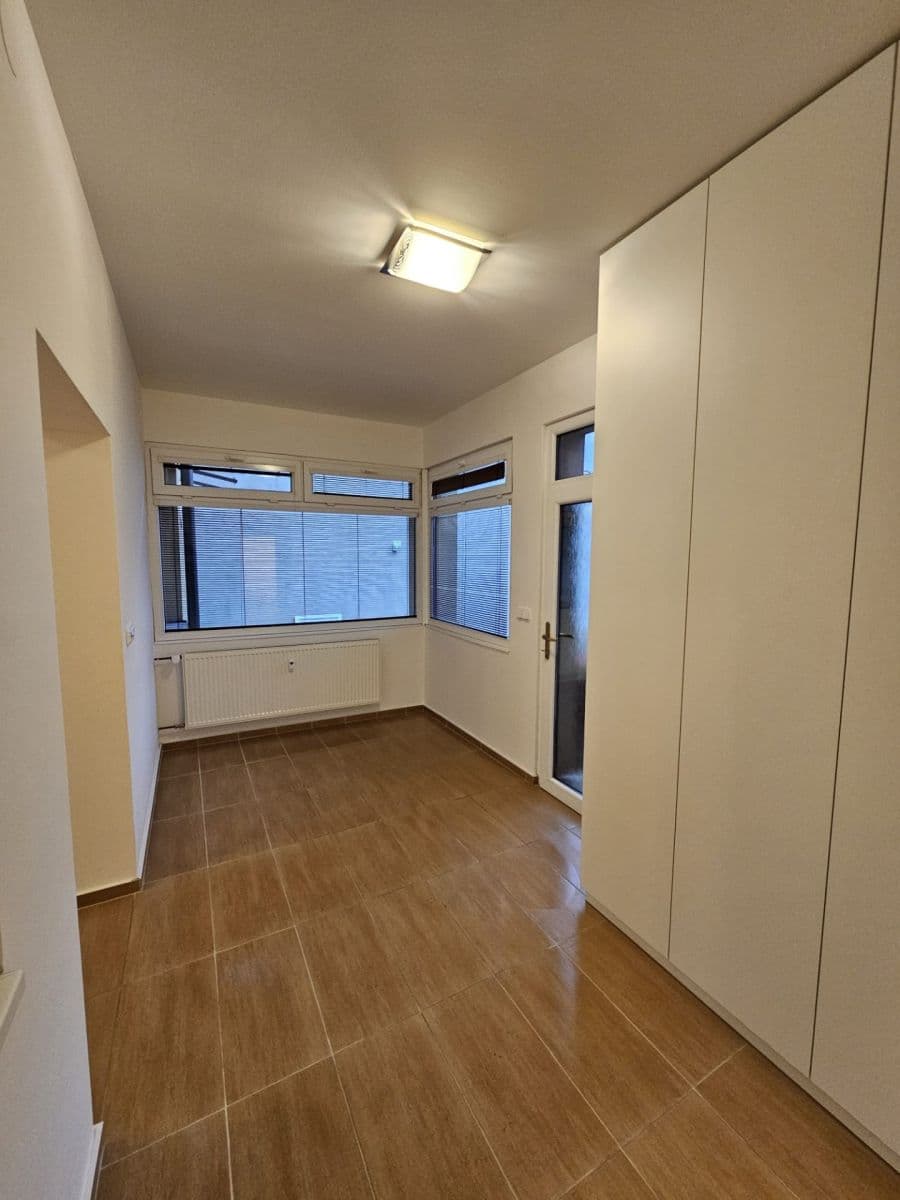 Pronájem bytu 3+kk 86 m², Legionářská, Kuřim, Jihomoravský kraj Pronájem bytu 3+kk 86 m², Legionářská, Kuřim, Jihomoravský kraj