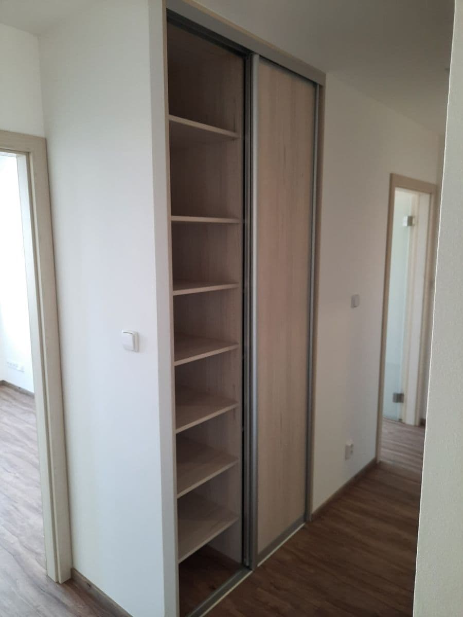 Prodej bytu 3+1 69 m², Vodárenská, Kladno, Středočeský kraj Prodej bytu 3+1 69 m², Vodárenská, Kladno, Středočeský kraj