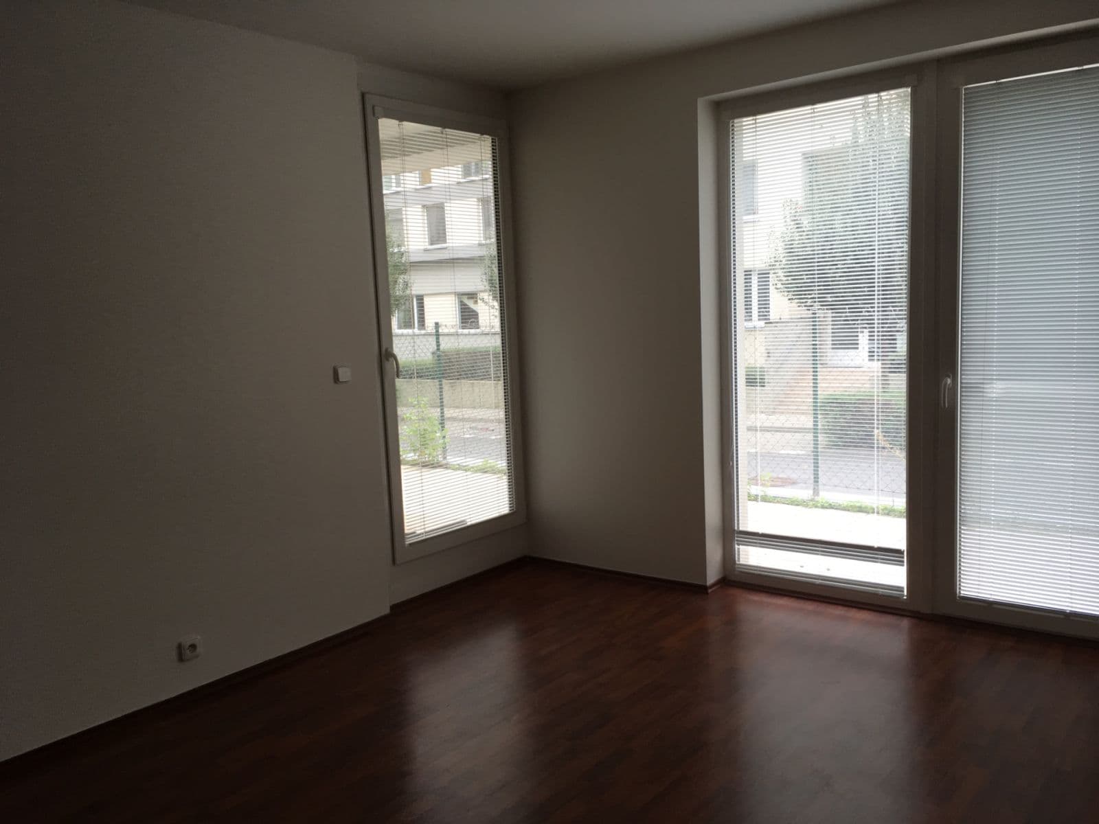 Pronájem bytu 2+kk 46 m², Zubrnická, Praha, Praha Pronájem bytu 2+kk 46 m², Zubrnická, Praha, Praha