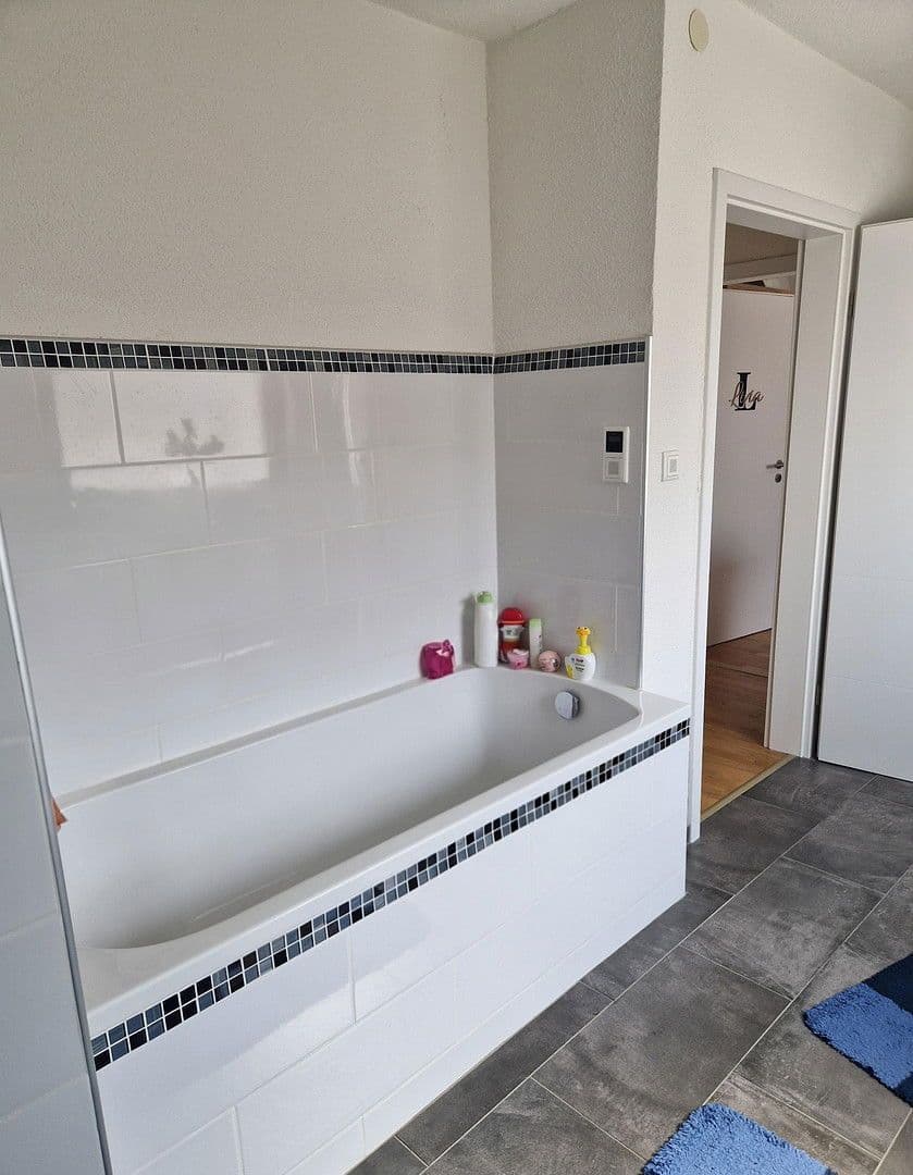 Prodej domu 151 m², pozemek 650 m², Große Rheinstraße 11, Philippsburg, Bádensko-Württembersko Prodej domu 151 m², pozemek 650 m², Große Rheinstraße 11, Philippsburg, Bádensko-Württembersko