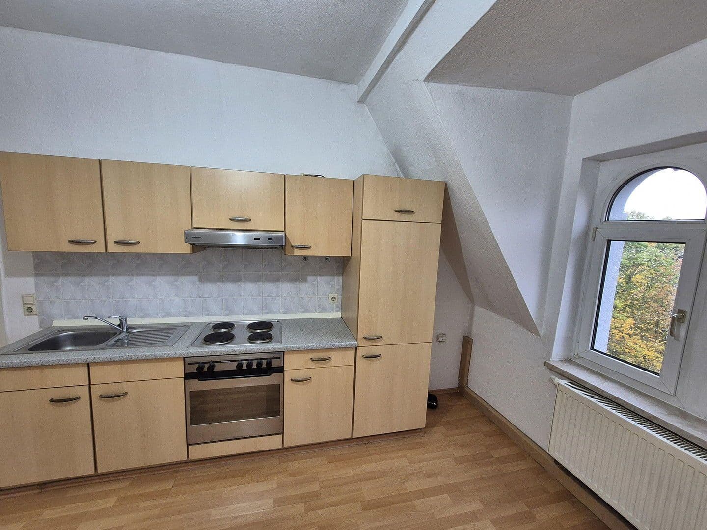 Pronájem bytu 2+1 45 m², Delitzscher Str. 118, Leipzig, Sasko Pronájem bytu 2+1 45 m², Delitzscher Str. 118, Leipzig, Sasko