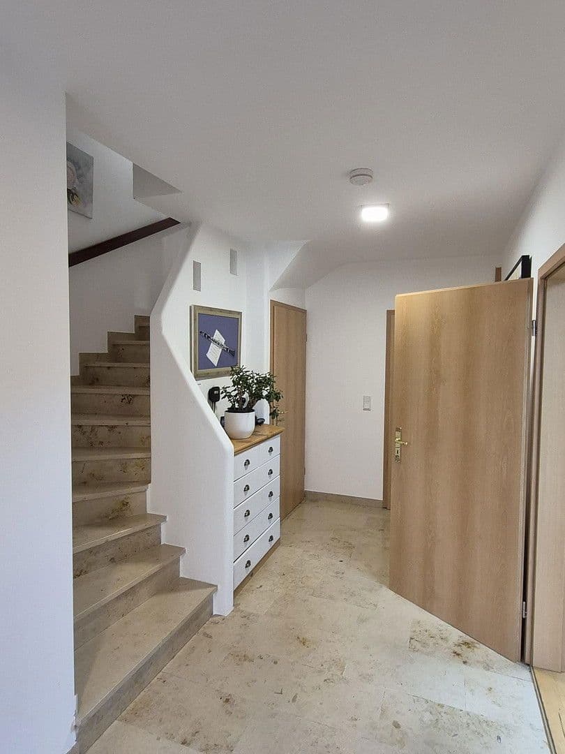 Prodej domu 180 m², pozemek 334 m², Dreieich, Hessen Prodej domu 180 m², pozemek 334 m², Dreieich, Hessen