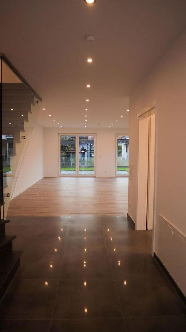 Prodej domu 140 m², pozemek 221 m², Bad Salzuflen, Severní Porýní-Vestfálsko Prodej domu 140 m², pozemek 221 m², Bad Salzuflen, Severní Porýní-Vestfálsko