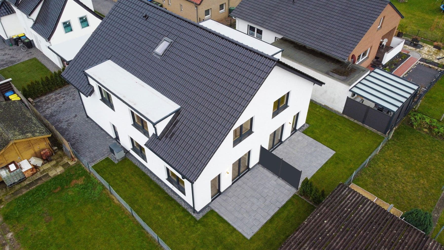 Prodej domu 140 m², pozemek 221 m², Bad Salzuflen, Severní Porýní-Vestfálsko Prodej domu 140 m², pozemek 221 m², Bad Salzuflen, Severní Porýní-Vestfálsko