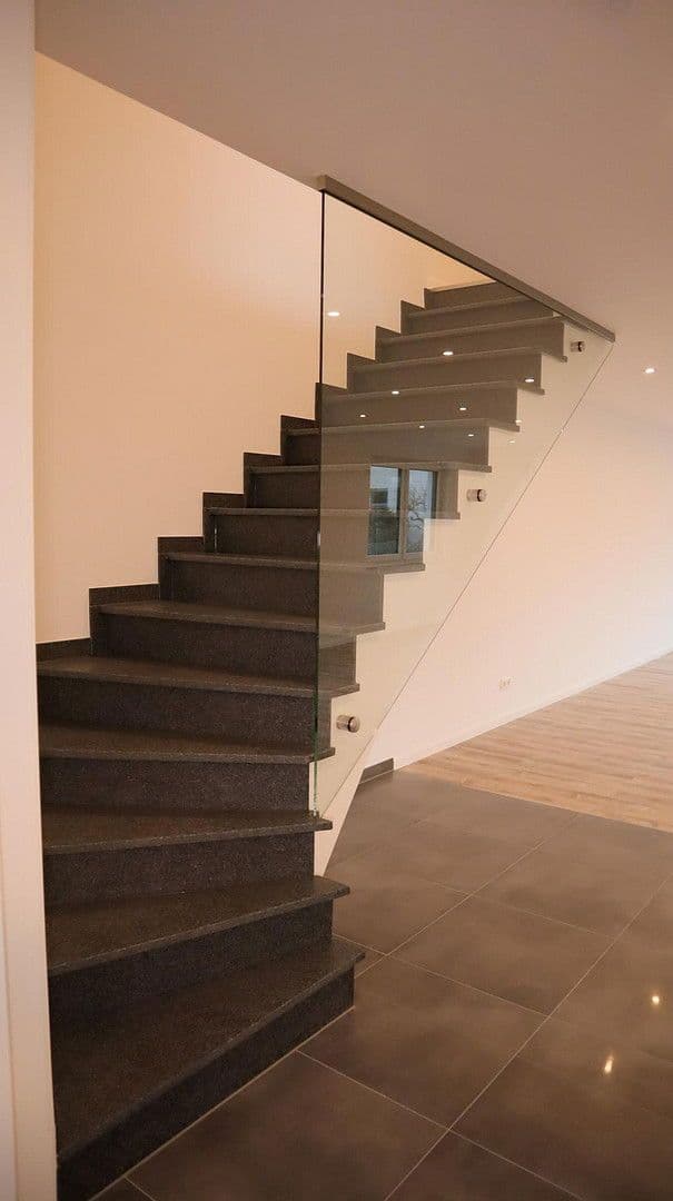 Prodej domu 140 m², pozemek 221 m², Bad Salzuflen, Severní Porýní-Vestfálsko Prodej domu 140 m², pozemek 221 m², Bad Salzuflen, Severní Porýní-Vestfálsko