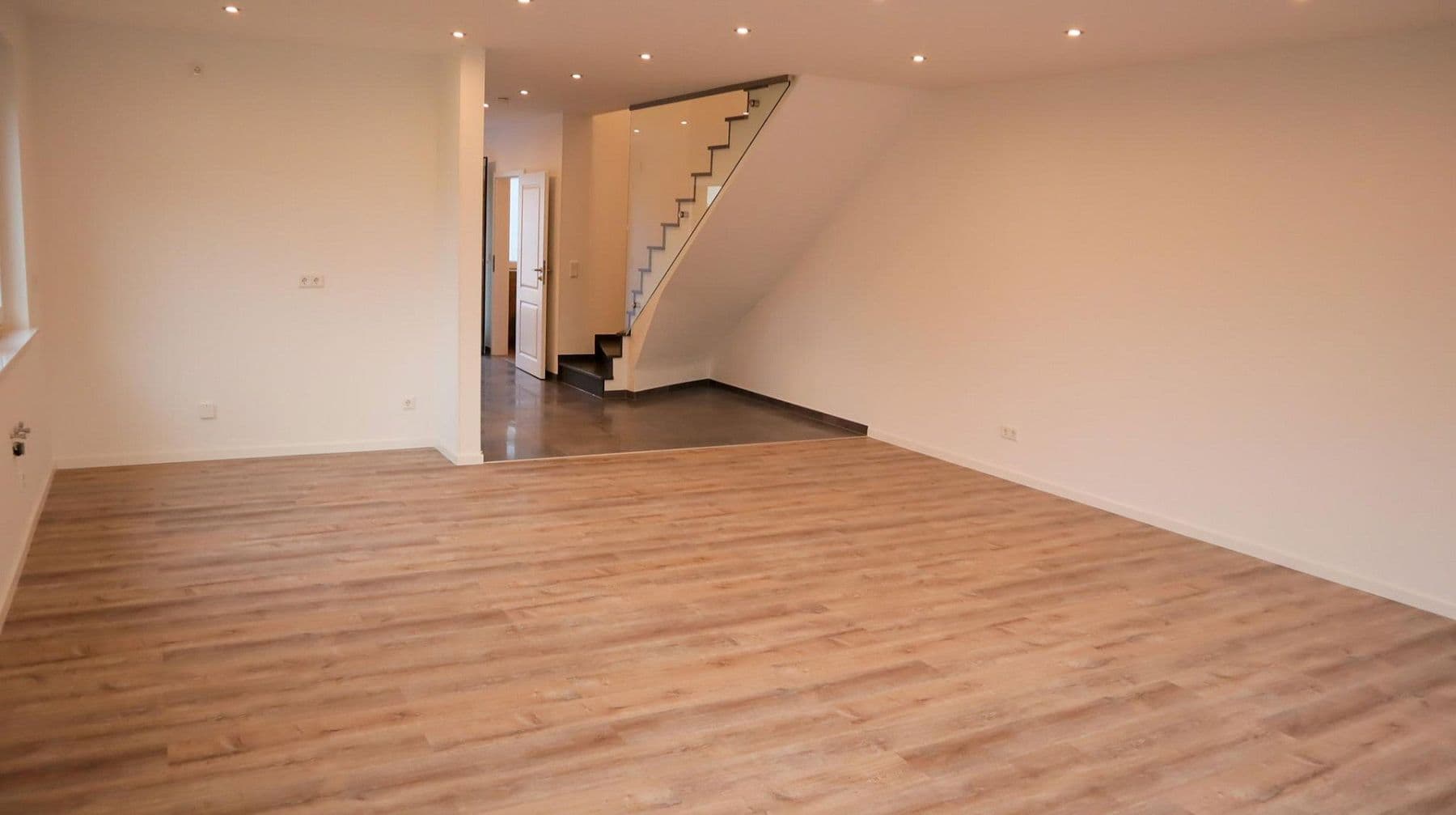 Prodej domu 140 m², pozemek 221 m², Bad Salzuflen, Severní Porýní-Vestfálsko Prodej domu 140 m², pozemek 221 m², Bad Salzuflen, Severní Porýní-Vestfálsko