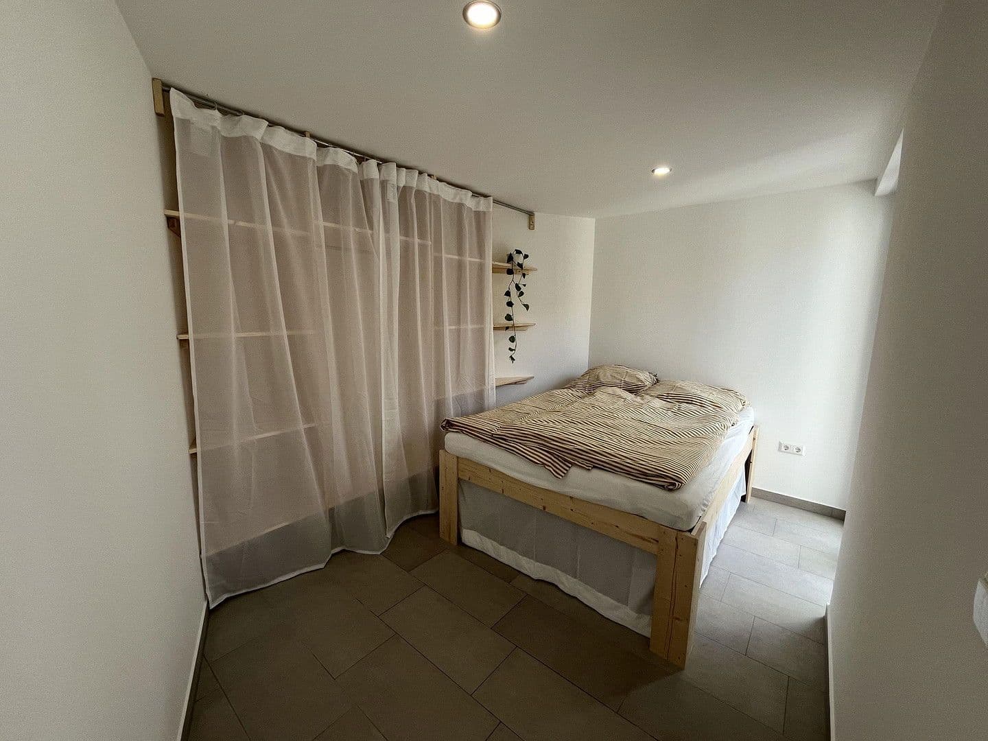 Pronájem bytu 2+1 28 m², Stuttgarter Str.18, Stuttgart, Bádensko-Württembersko Pronájem bytu 2+1 28 m², Stuttgarter Str.18, Stuttgart, Bádensko-Württembersko