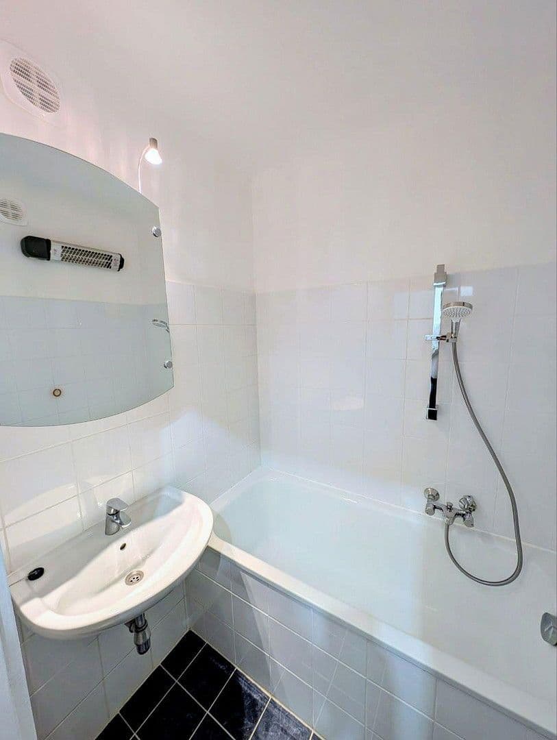 Pronájem bytu 2+1 46 m², Greinergasse 22, Wien, Wien Pronájem bytu 2+1 46 m², Greinergasse 22, Wien, Wien