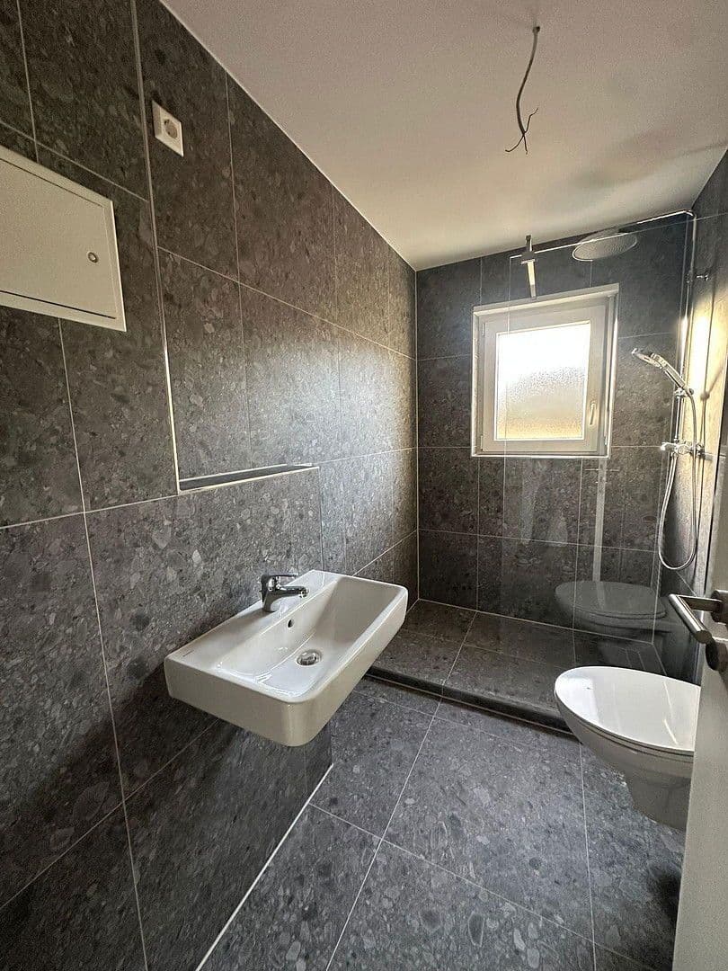 Pronájem bytu 2+1 51 m², Schienenstraße 37, Mannheim, Bádensko-Württembersko Pronájem bytu 2+1 51 m², Schienenstraße 37, Mannheim, Bádensko-Württembersko