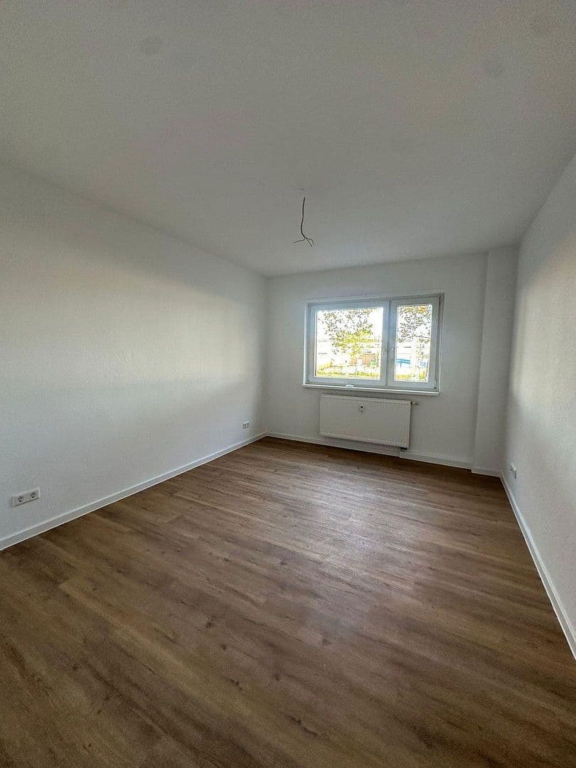 Pronájem bytu 1+1 30 m², Schienenstraße 37, Mannheim, Bádensko-Württembersko Pronájem bytu 1+1 30 m², Schienenstraße 37, Mannheim, Bádensko-Württembersko