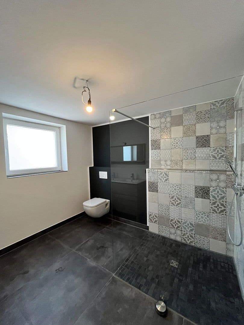 Pronájem bytu 3+1 118 m², Dorfstraße 23, Reppenstedt, Dolní Sasko Pronájem bytu 3+1 118 m², Dorfstraße 23, Reppenstedt, Dolní Sasko