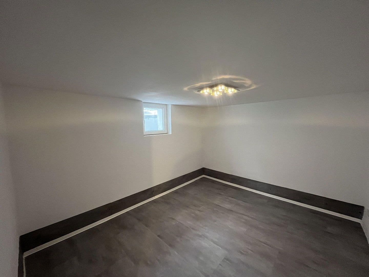 Prodej domu 127 m², pozemek 818 m², Erpel, Porýní-Falc Prodej domu 127 m², pozemek 818 m², Erpel, Porýní-Falc