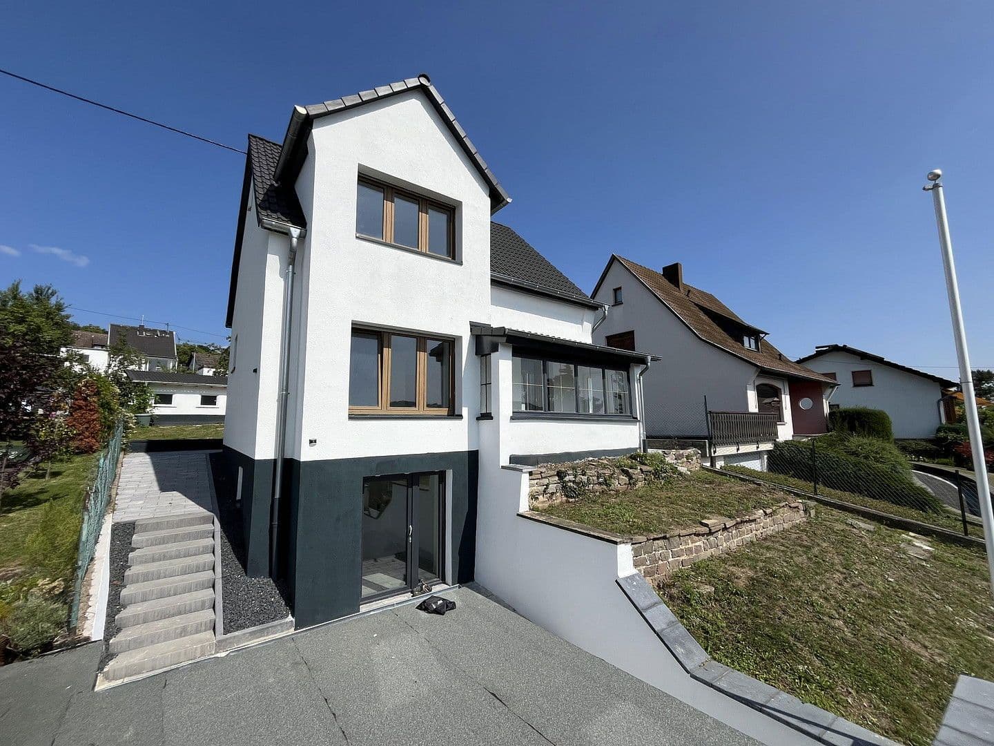 Prodej domu 127 m², pozemek 818 m², Erpel, Porýní-Falc Prodej domu 127 m², pozemek 818 m², Erpel, Porýní-Falc