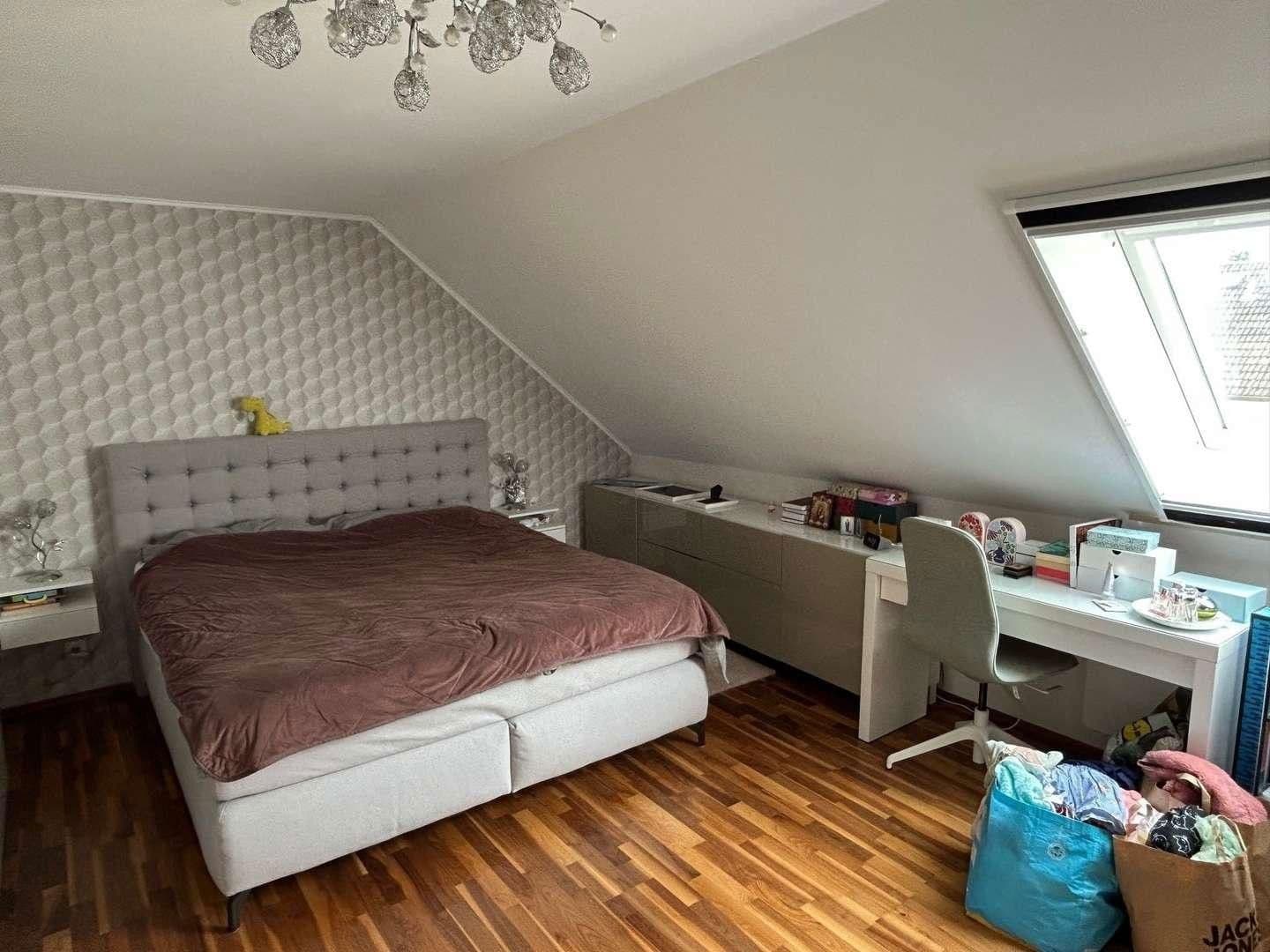 Prodej domu 137 m², pozemek 223 m², Erlangen, Bavorsko Prodej domu 137 m², pozemek 223 m², Erlangen, Bavorsko