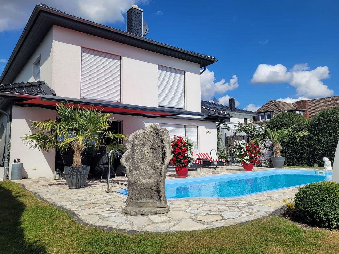 Prodej domu 173 m², pozemek 728 m², Barsinghausen, Dolní Sasko Prodej domu 173 m², pozemek 728 m², Barsinghausen, Dolní Sasko