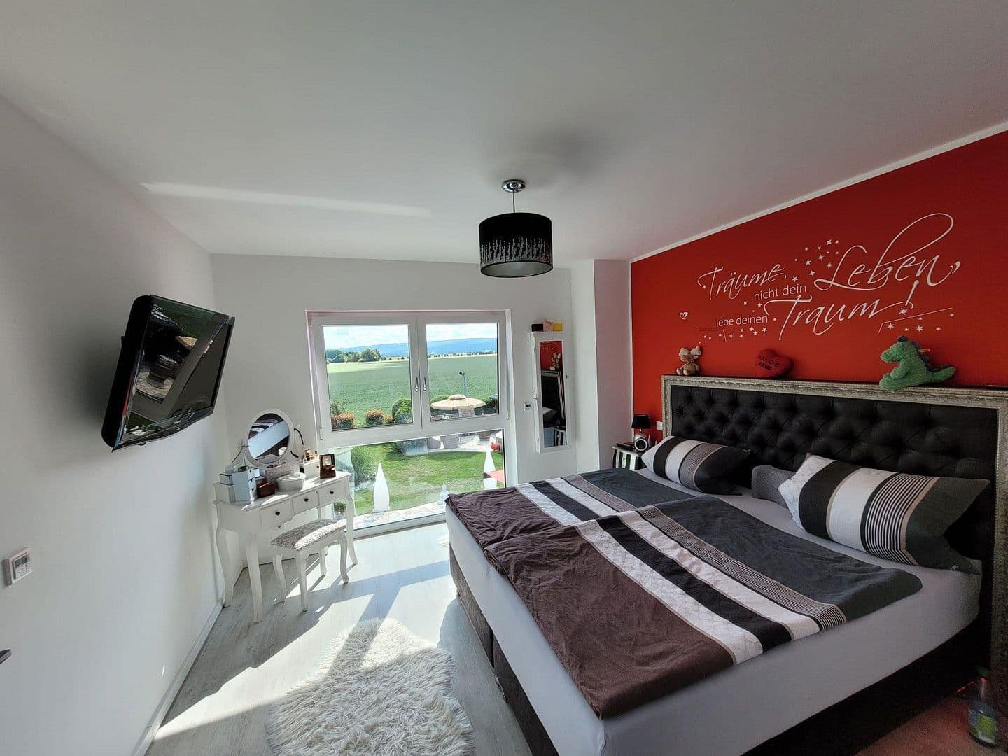 Prodej domu 173 m², pozemek 728 m², Barsinghausen, Dolní Sasko Prodej domu 173 m², pozemek 728 m², Barsinghausen, Dolní Sasko