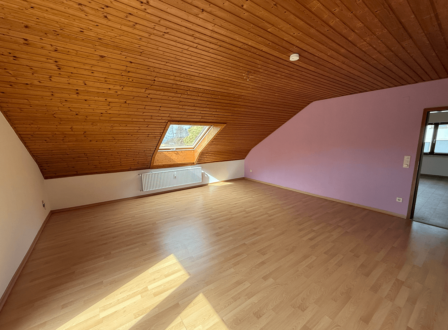 Pronájem bytu 3+1 97 m², Edmund Merz Strasse 11, Glattbach, Bavorsko Pronájem bytu 3+1 97 m², Edmund Merz Strasse 11, Glattbach, Bavorsko